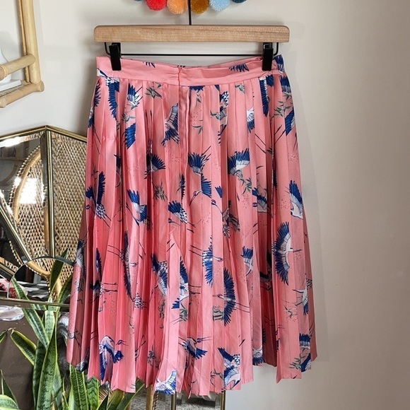 Smash! Happy Barcelona Style Exotic Bird Print Pleated Skirt - Picture 2 of 5